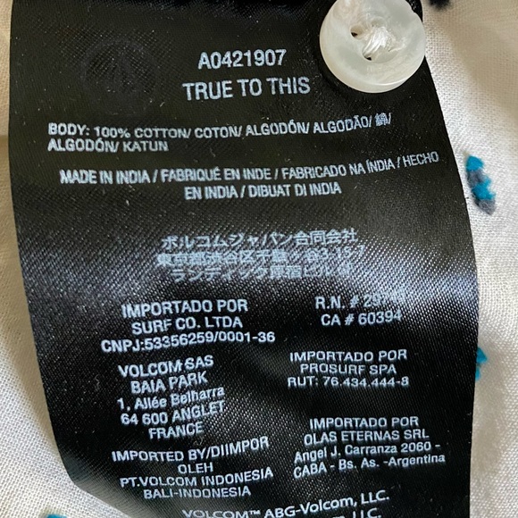 Preowned mens Volcom button up shirt Large - Picture 4 of 5